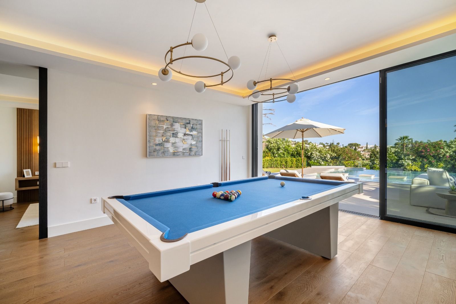 Dining area with glazed doors to terrace in 6-bedroom villa, Las Brisas