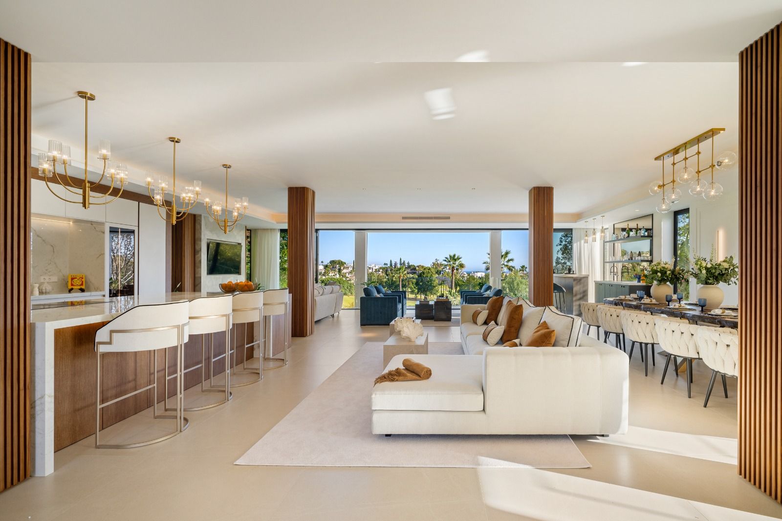 Landscaped garden with mature planting in 6-bedroom villa, Las Brisas