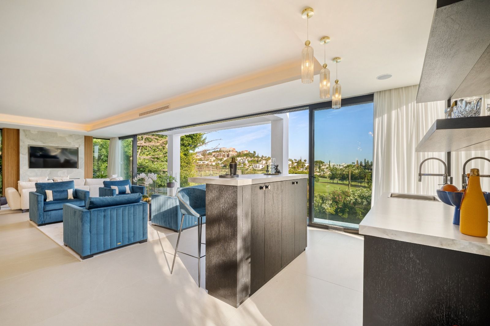 Upper-floor bedroom with mountain views in new-build villa, Las Brisas