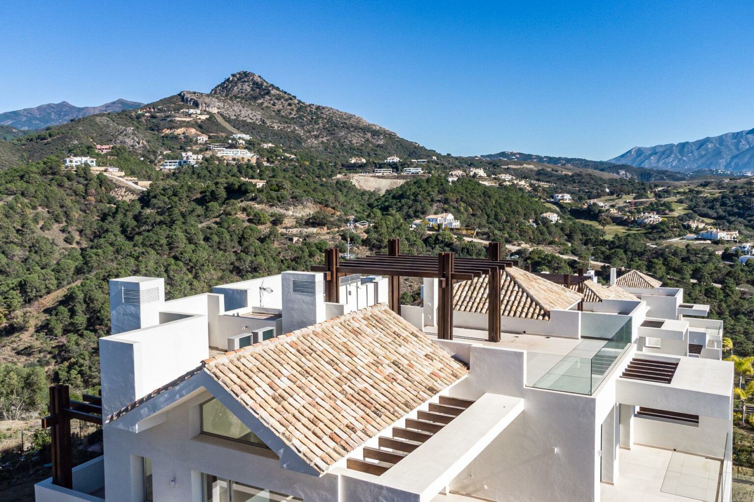 Kitchen detail showing units and worktops, new-build apartment, Benahavis