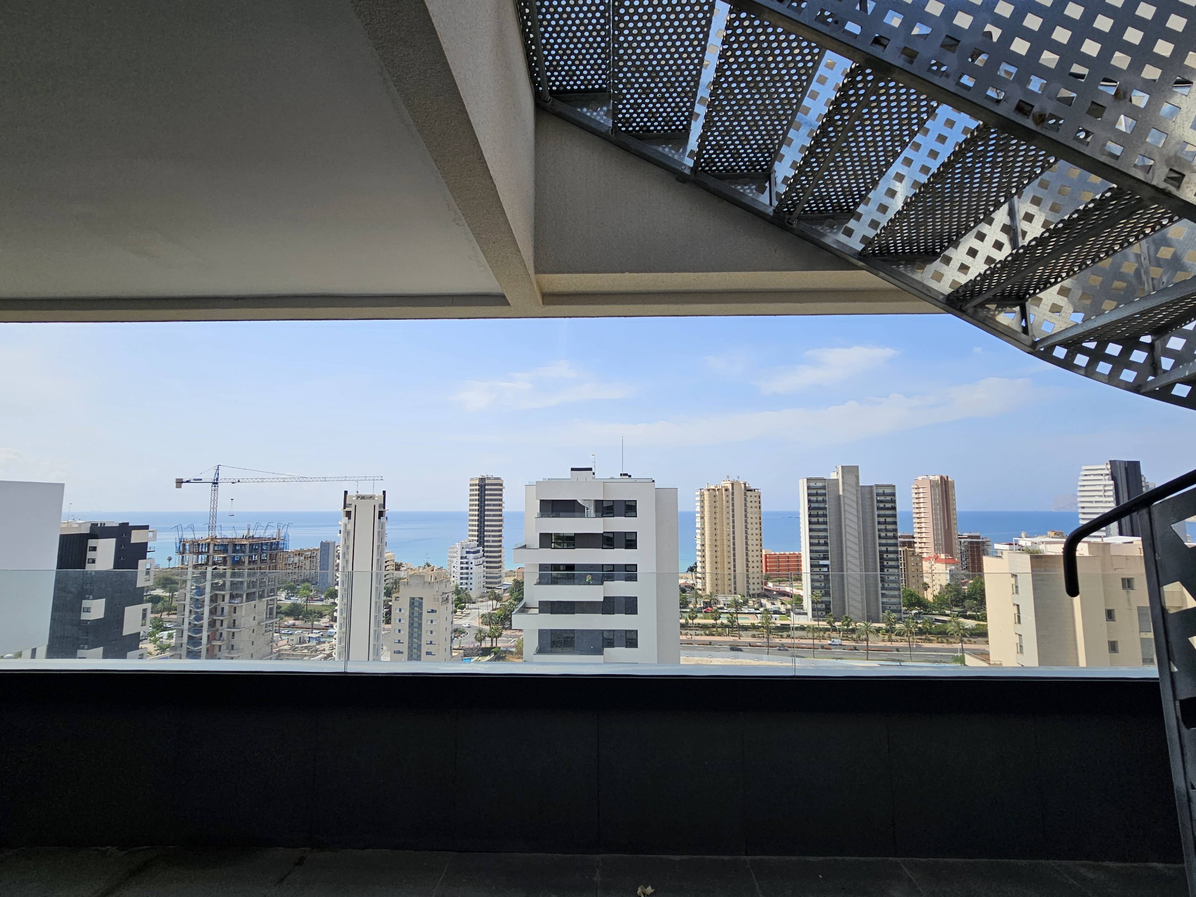 Complex grounds of the penthouse in Playa arenal-bol, Calpe (view 50)