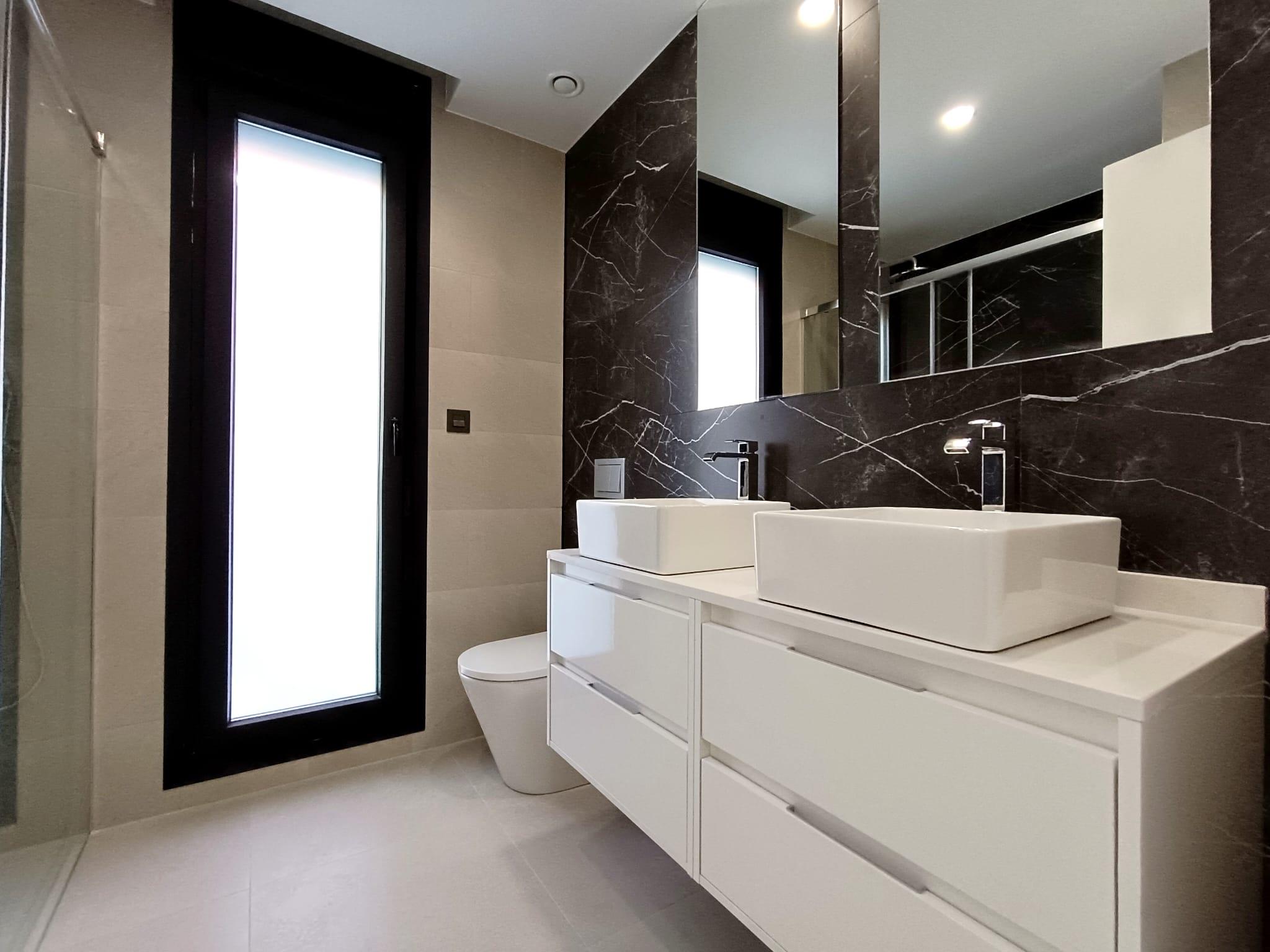 Second bathroom in 3-bathroom new-build villa, Pueblo 4, Benijofar