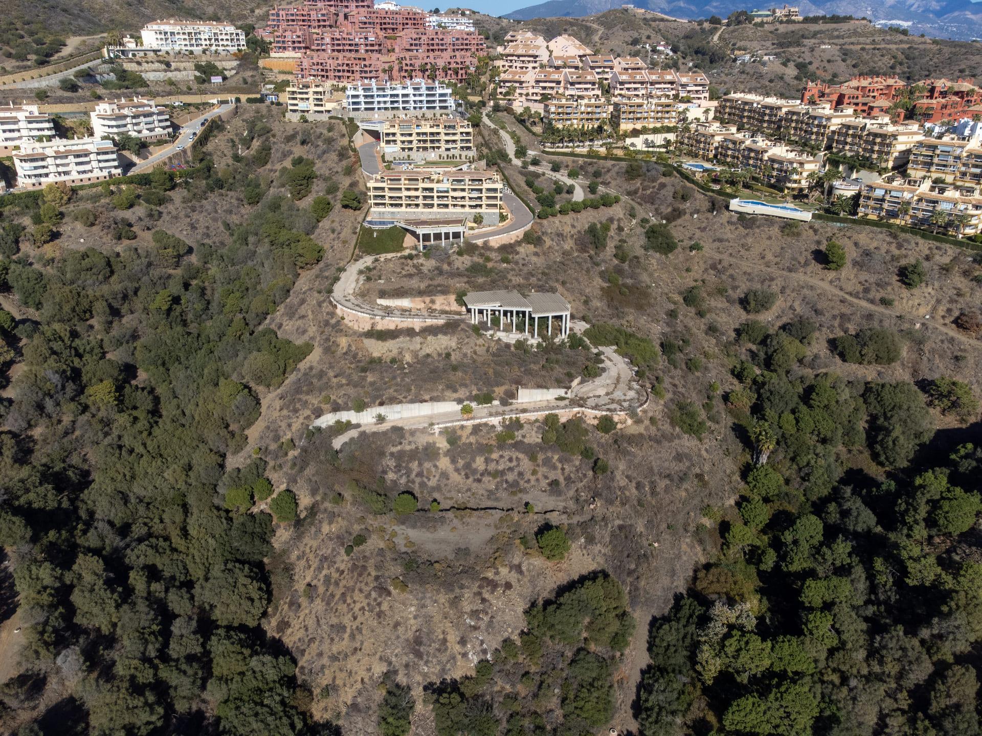 Built-in storage in bedroom, new-build apartment, La Cala Golf