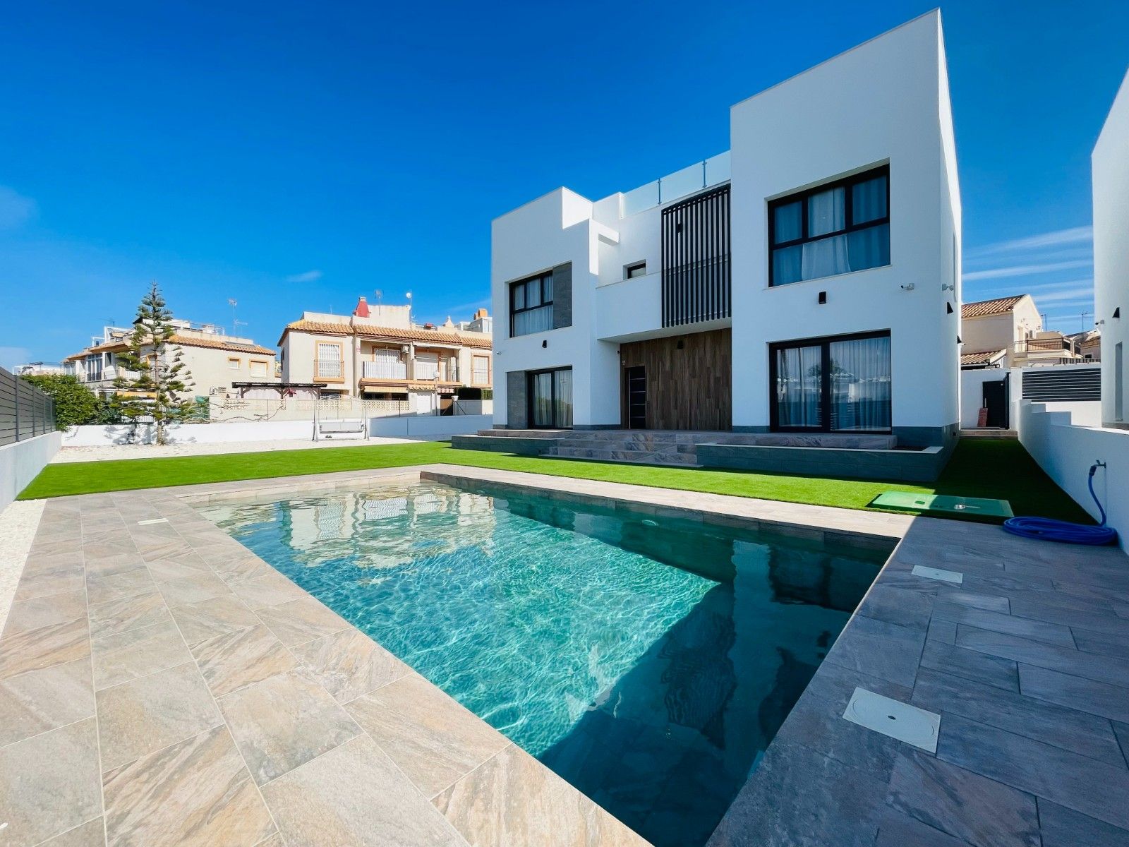 Outdoor terrace on ground floor, villa in Torreblanca, Torrevieja