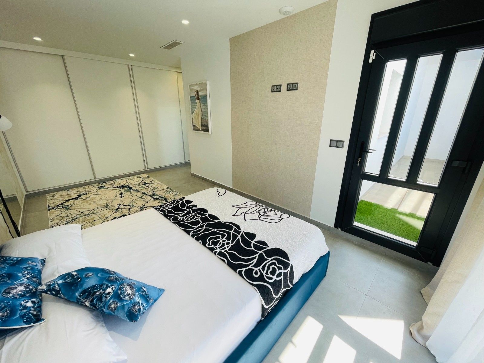 Fitted kitchen detail in 5-bedroom villa, Torreblanca, Torrevieja