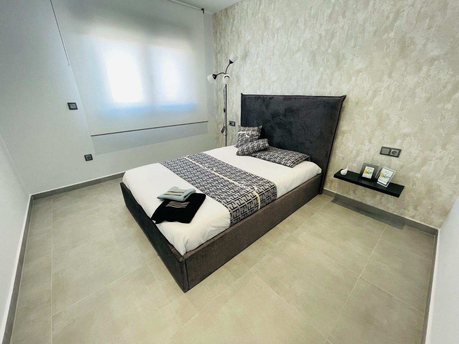 Kitchen island in new-build villa, Torreblanca, Torrevieja