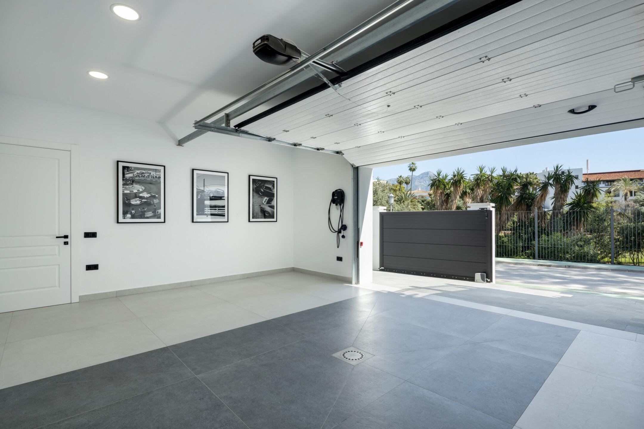 Floor plan of 5-bedroom new-build villa in La Quinta, Benahavis, 492m2 build
