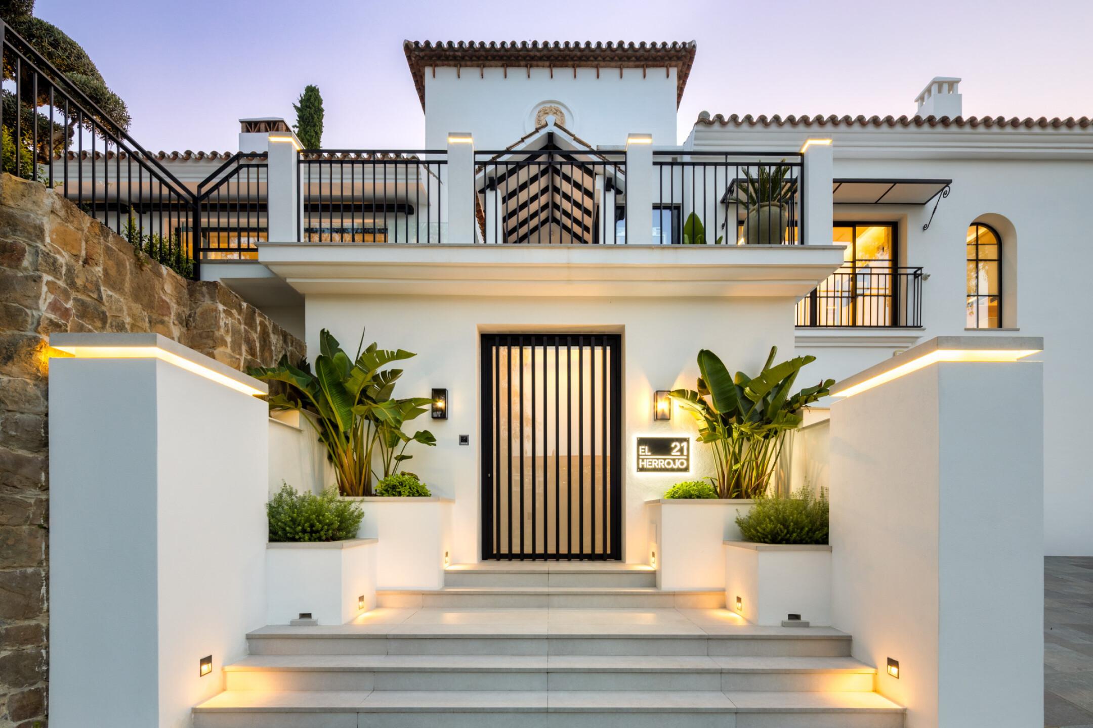 Upper floor landing in new-build villa, La Quinta, Benahavis