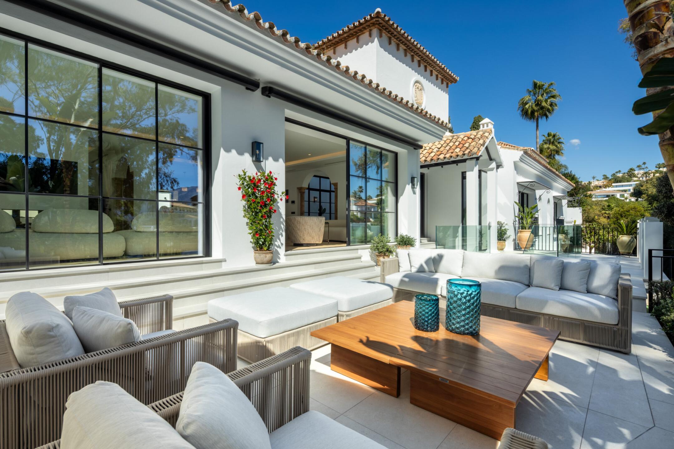 Fifth bedroom in 5-bedroom new-build villa, La Quinta, Benahavis