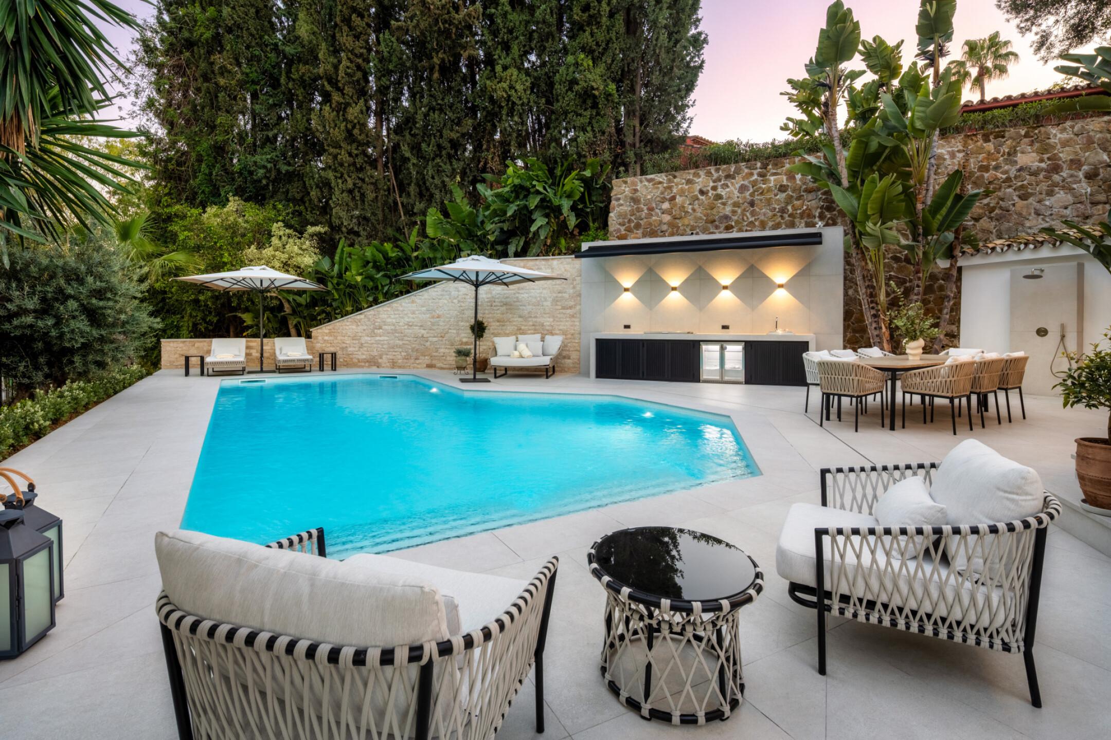 Street-level view of new-build villa exterior, La Quinta, Benahavis