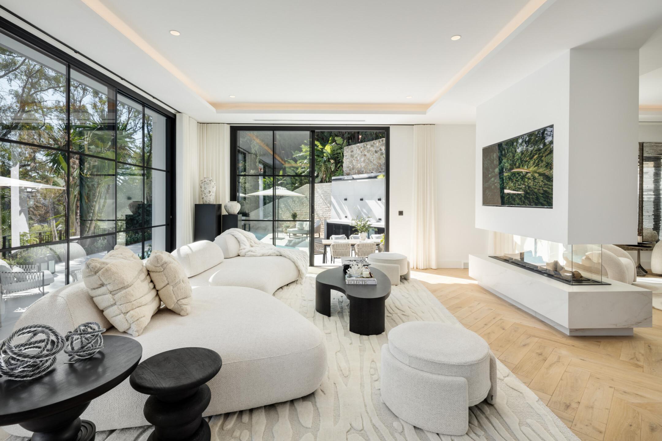 Second bedroom in new-build villa, La Quinta, Benahavis