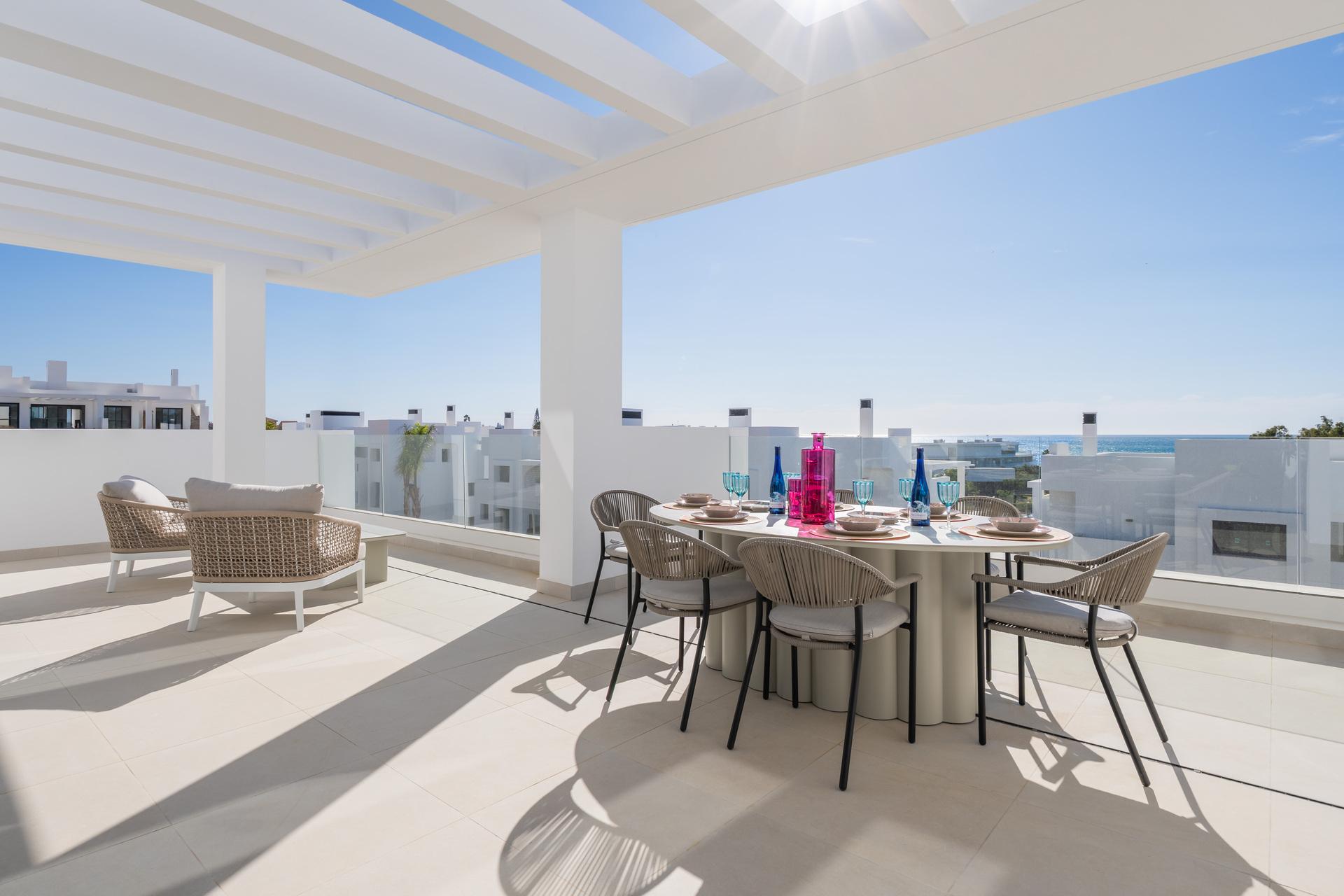 Garden area adjacent to communal pool, Arroyo Vaquero, Estepona