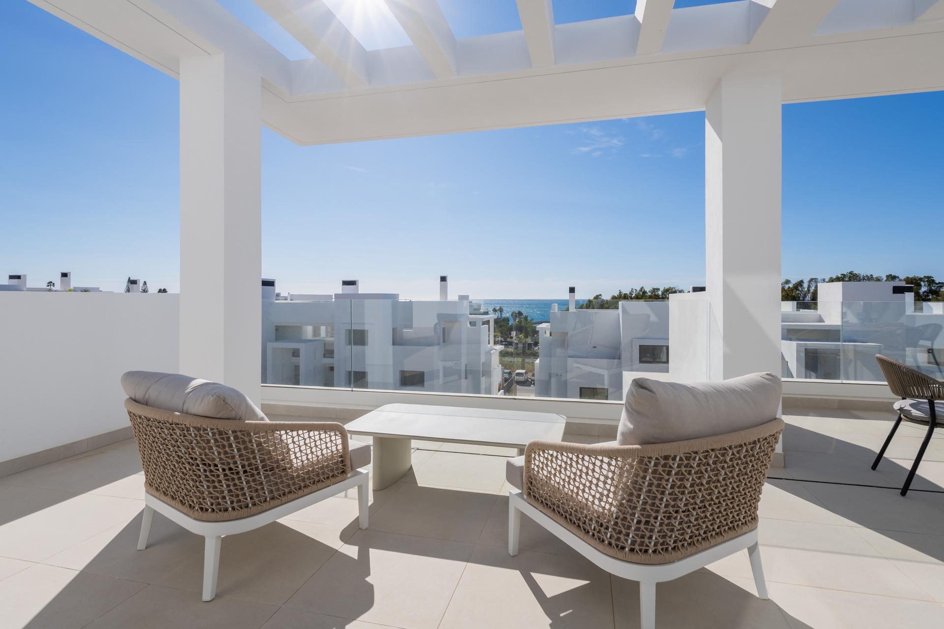 Second bathroom in 3-bedroom penthouse, Arroyo Vaquero, Estepona