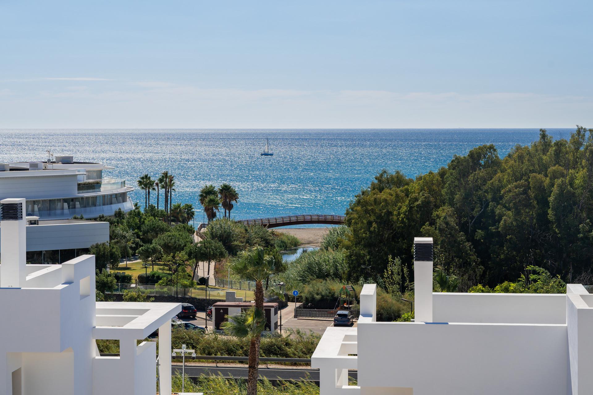 Second bedroom in 3-bedroom new-build apartment, Arroyo Vaquero, Estepona