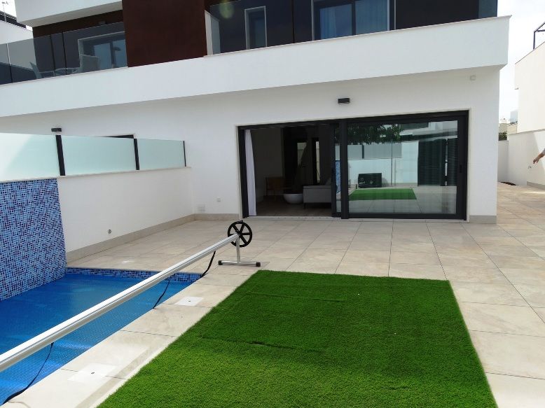 Kitchen with fitted units in 3-bedroom townhouse, Zona Pueblo, Pilar De La Horadada