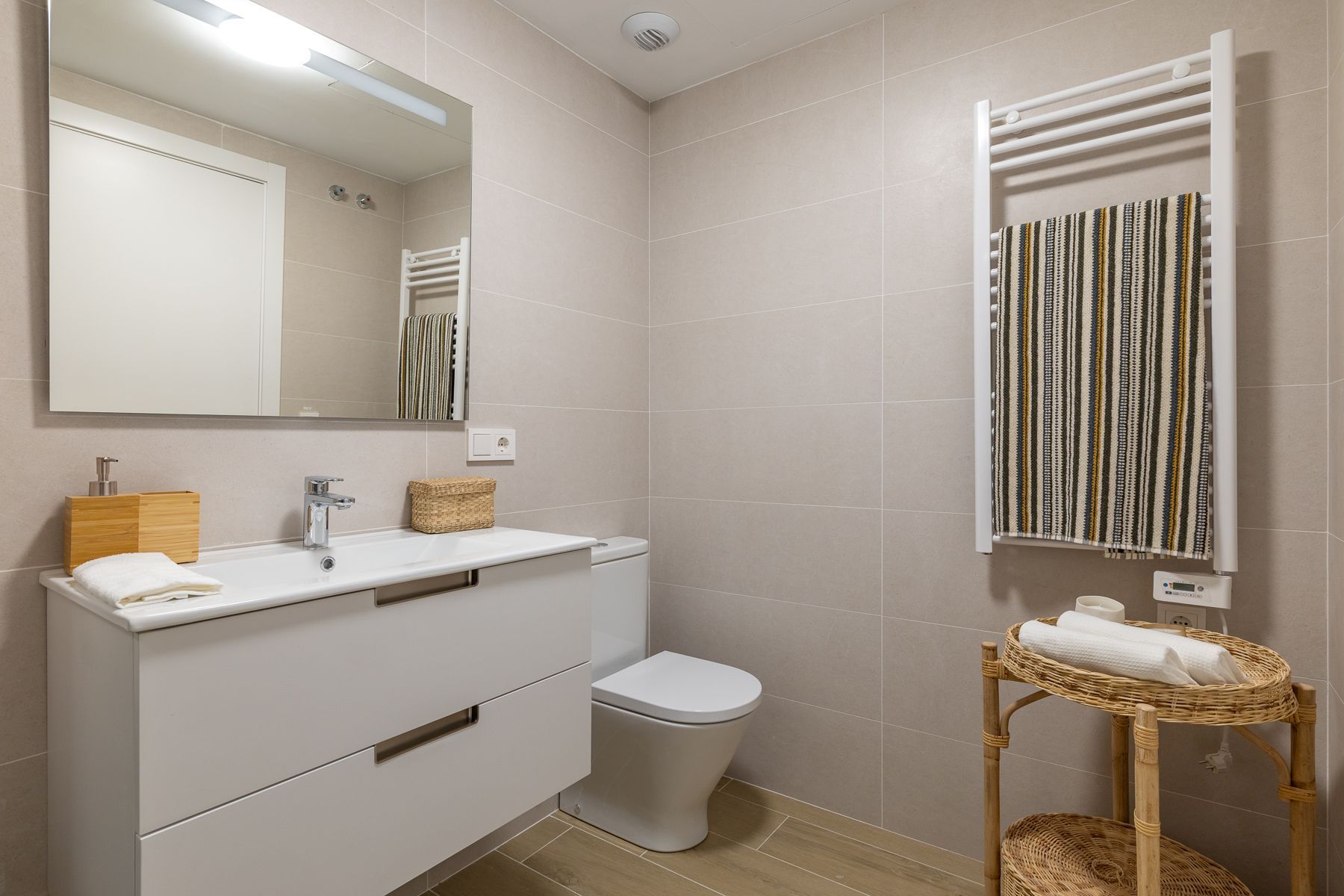 Stairwell of the apartment in Playa arenal-bol, Calpe (view 25)