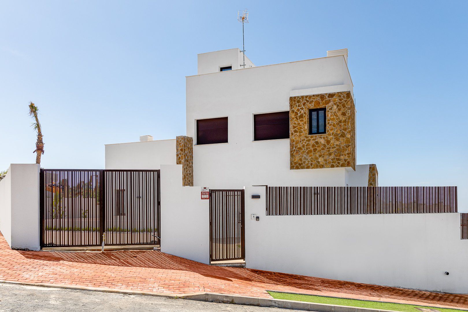 Floor plan of 3-bedroom villa, Golf Bahía, Finestrat - ground floor layout