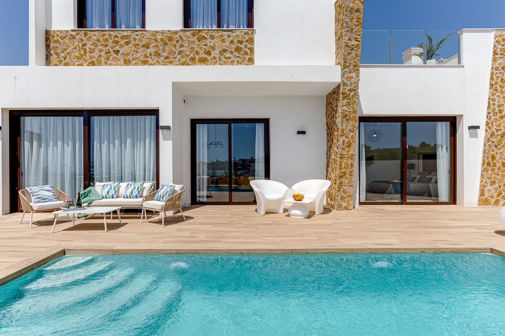 Plot boundary and garden area, new-build villa, Golf Bahía