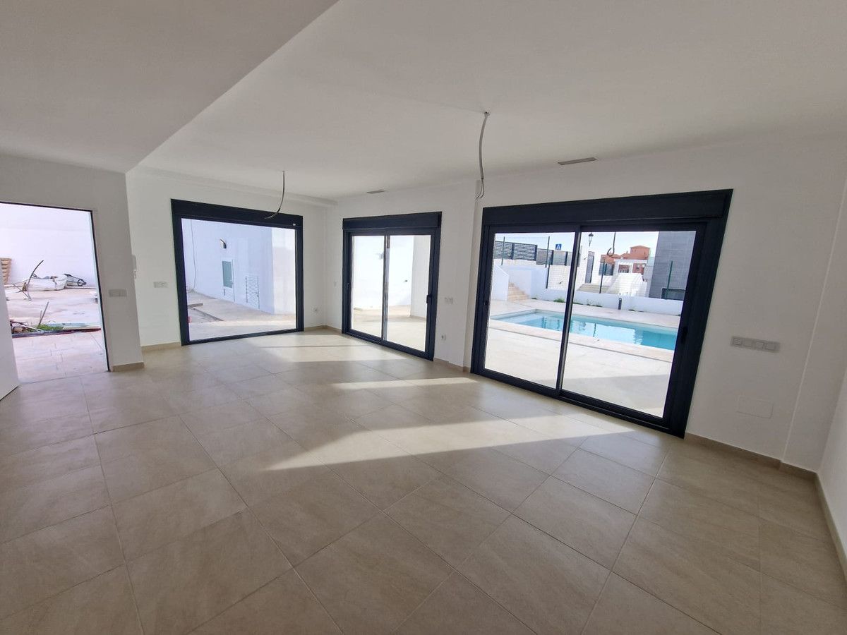 Second bedroom in new-build villa, El Castillo, Manilva
