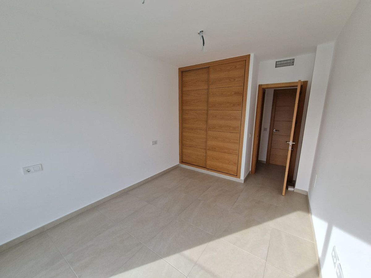Fourth bedroom in new-build villa, El Castillo, Manilva