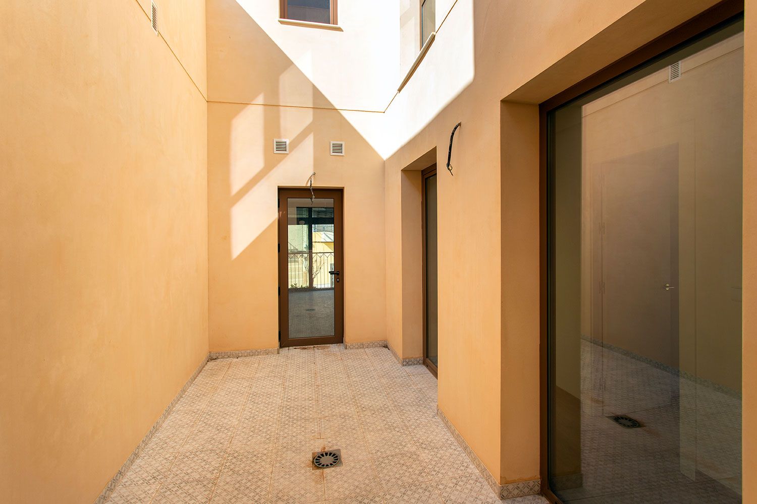 Stairwell of the penthouse in Pueblo 6, Hondon De Las Nieves (view 25)