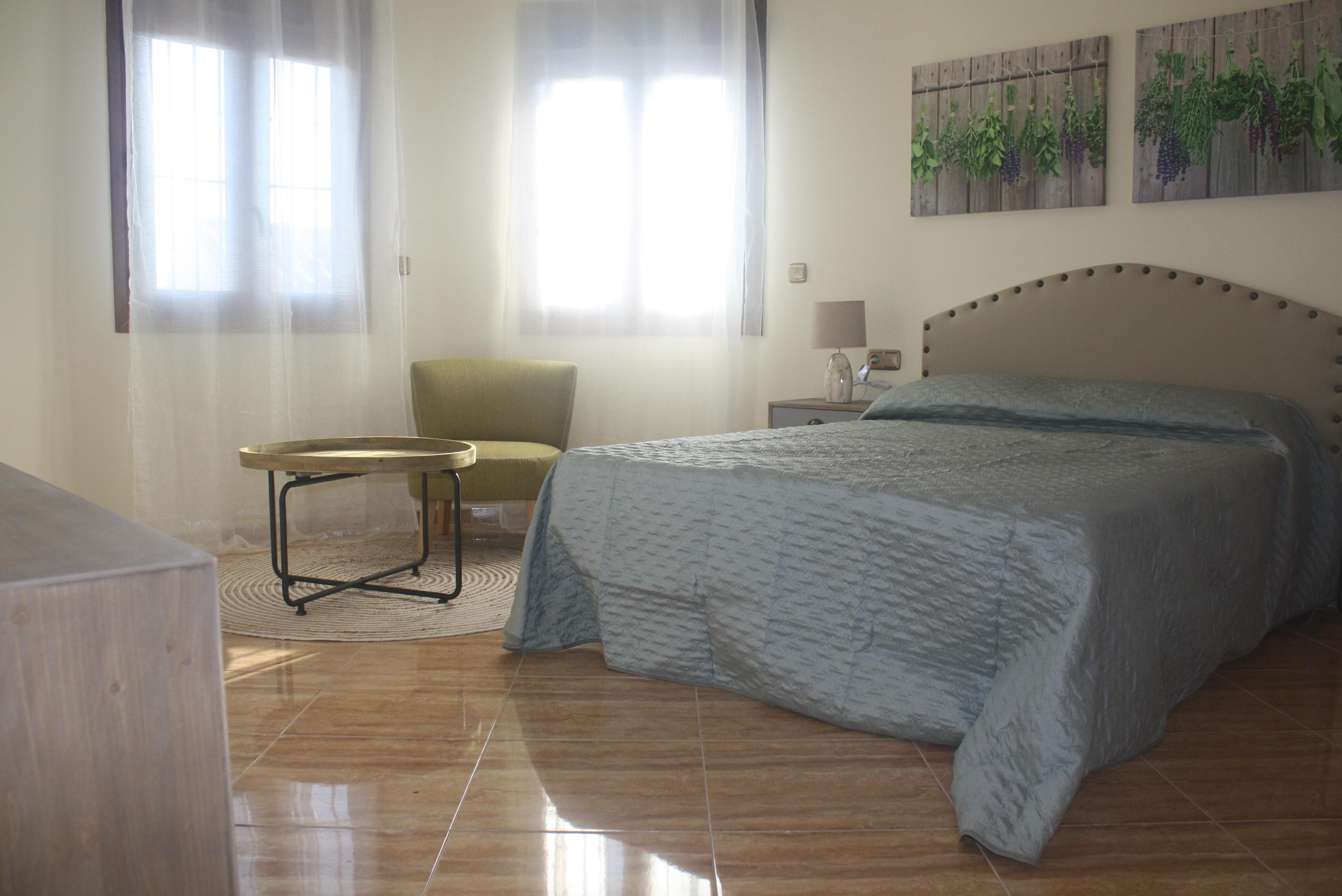 Side elevation of new-build villa on 400m2 plot, Los Balcones