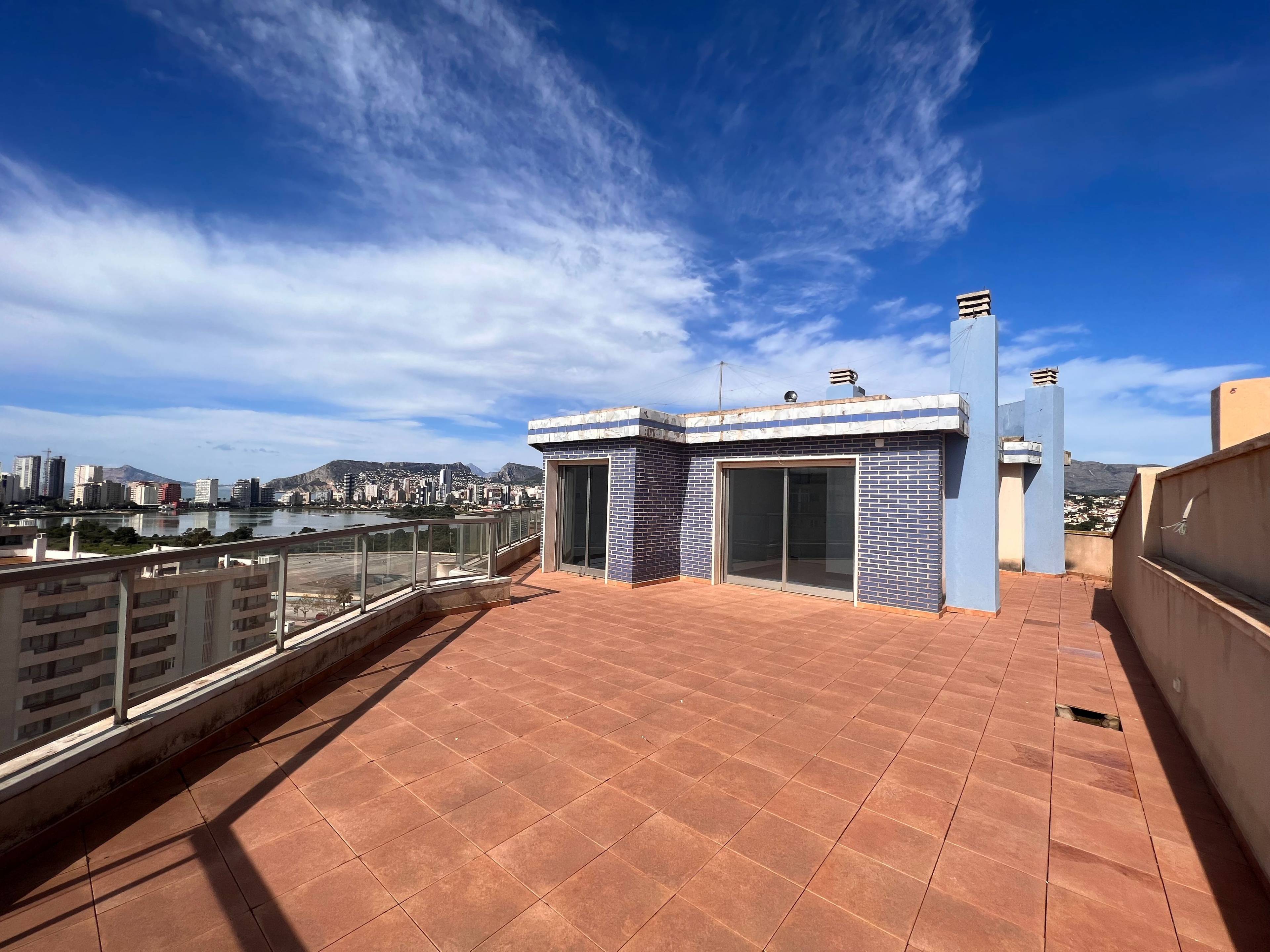 Street view of the penthouse in Playa de Fossa-Levante, Calpe