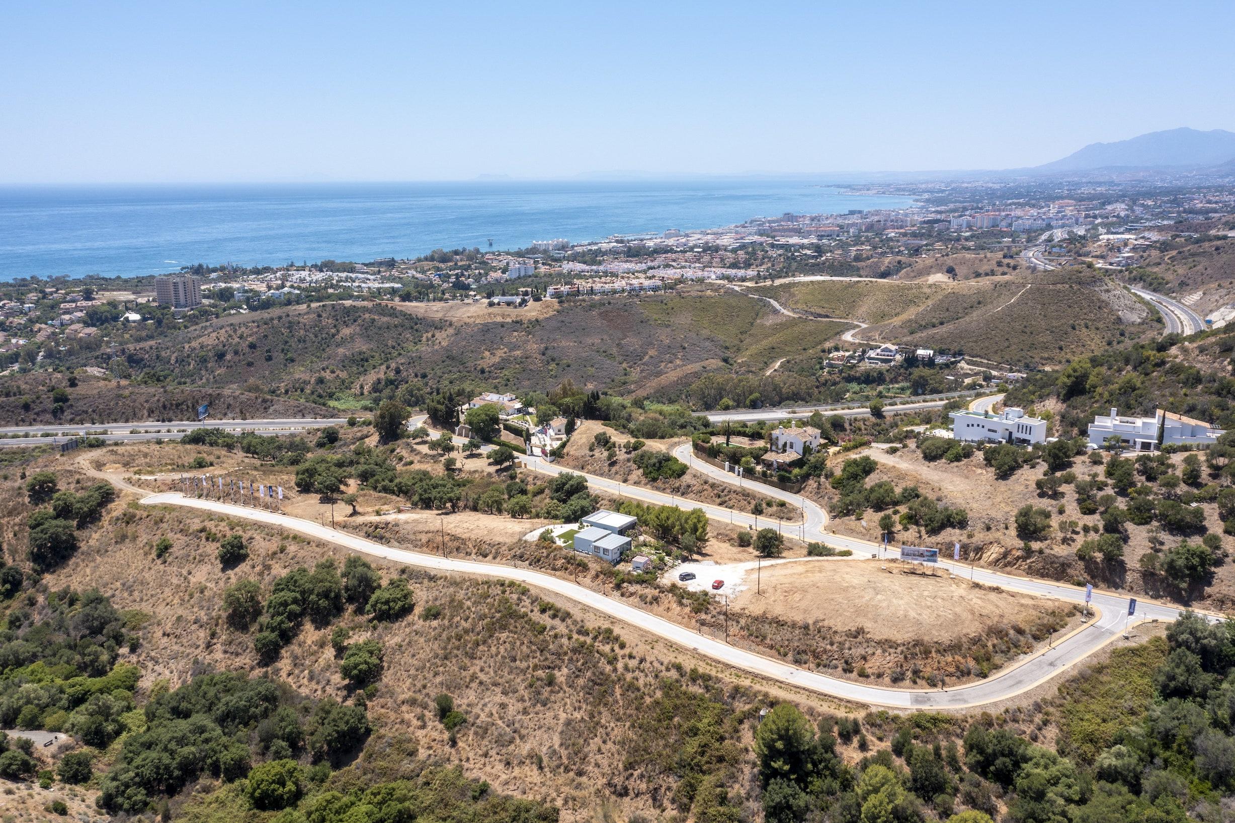 Second bedroom in 3-bedroom penthouse, Alto de los Monteros, Marbella