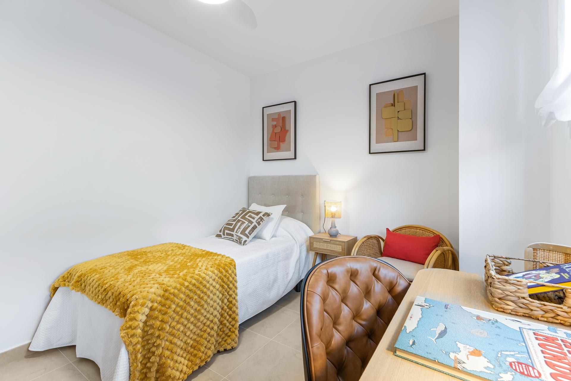 Window and natural light in bedroom, Los Dolses apartment