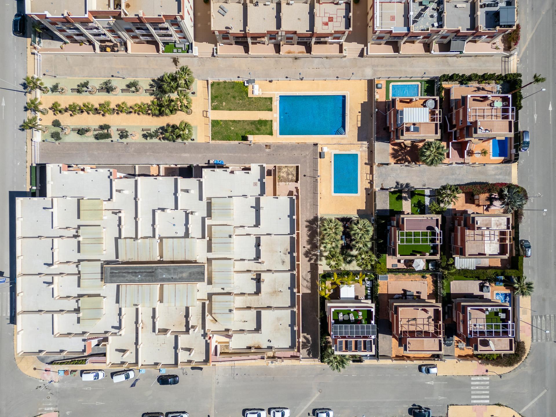 Kitchen worktop and appliances in 2-bedroom apartment, Lomas de Cabo Roig