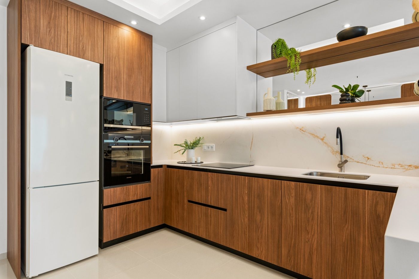 Kitchen area in apartment, Lo Pepín