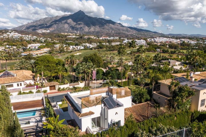 Front elevation of 5-bedroom new-build villa in Los Naranjos, Marbella