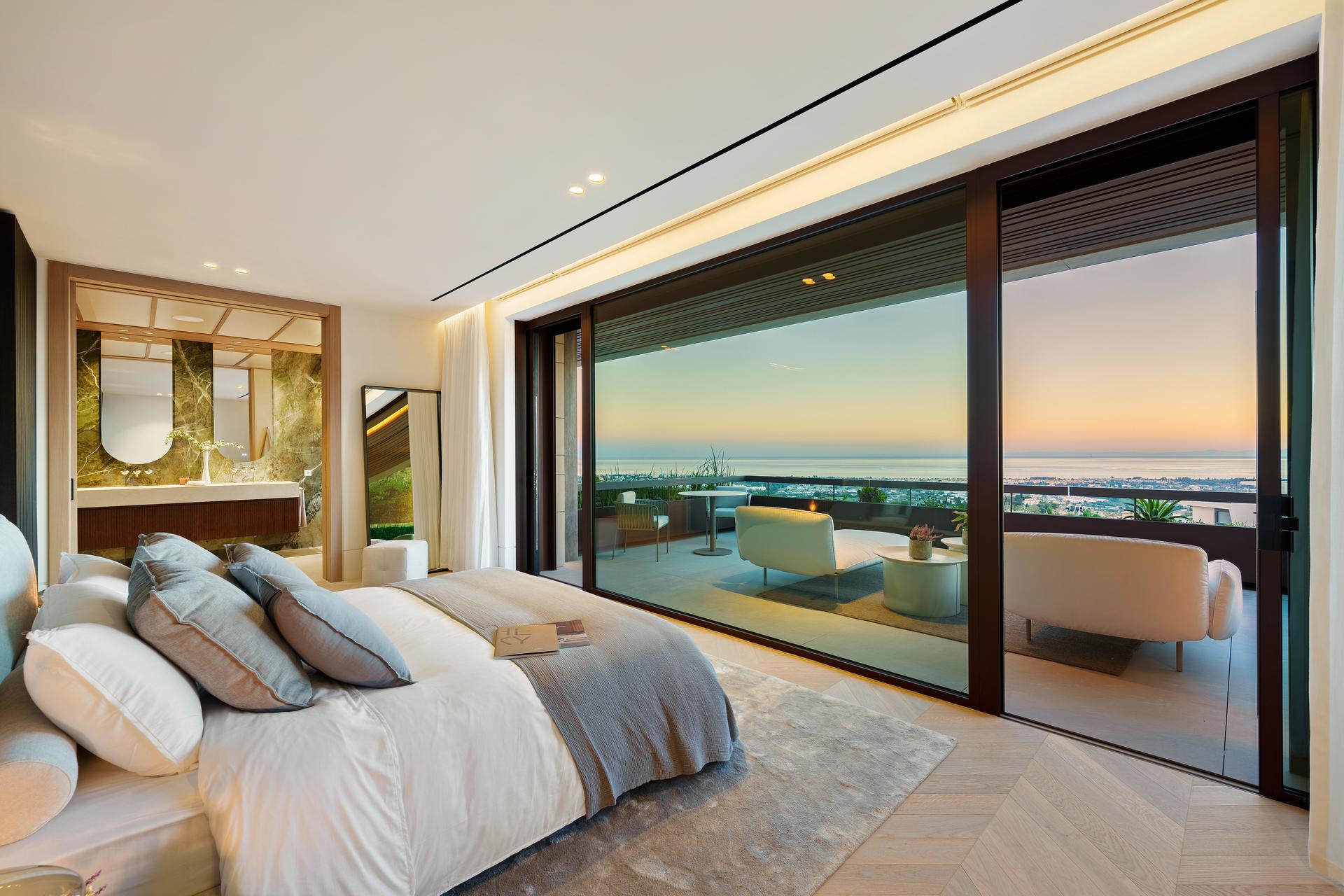 Dining area with view to terrace, new-build villa, La Quinta
