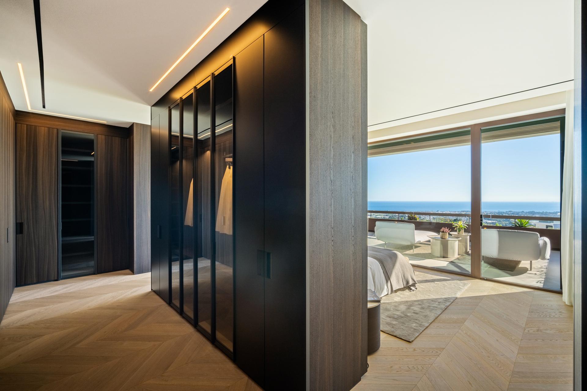 Bedroom interior in new-build villa, La Quinta, Benahavis