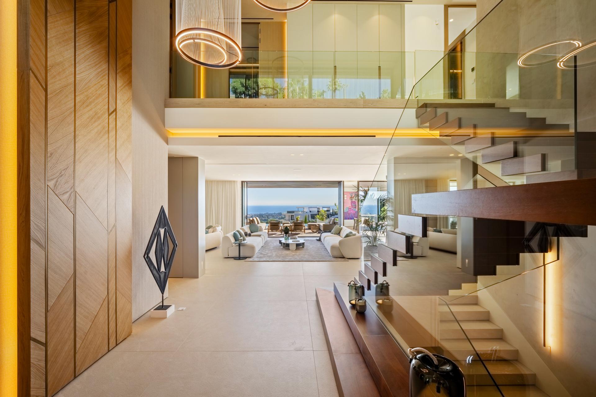 Living area in 5-bedroom villa, La Quinta, Benahavis