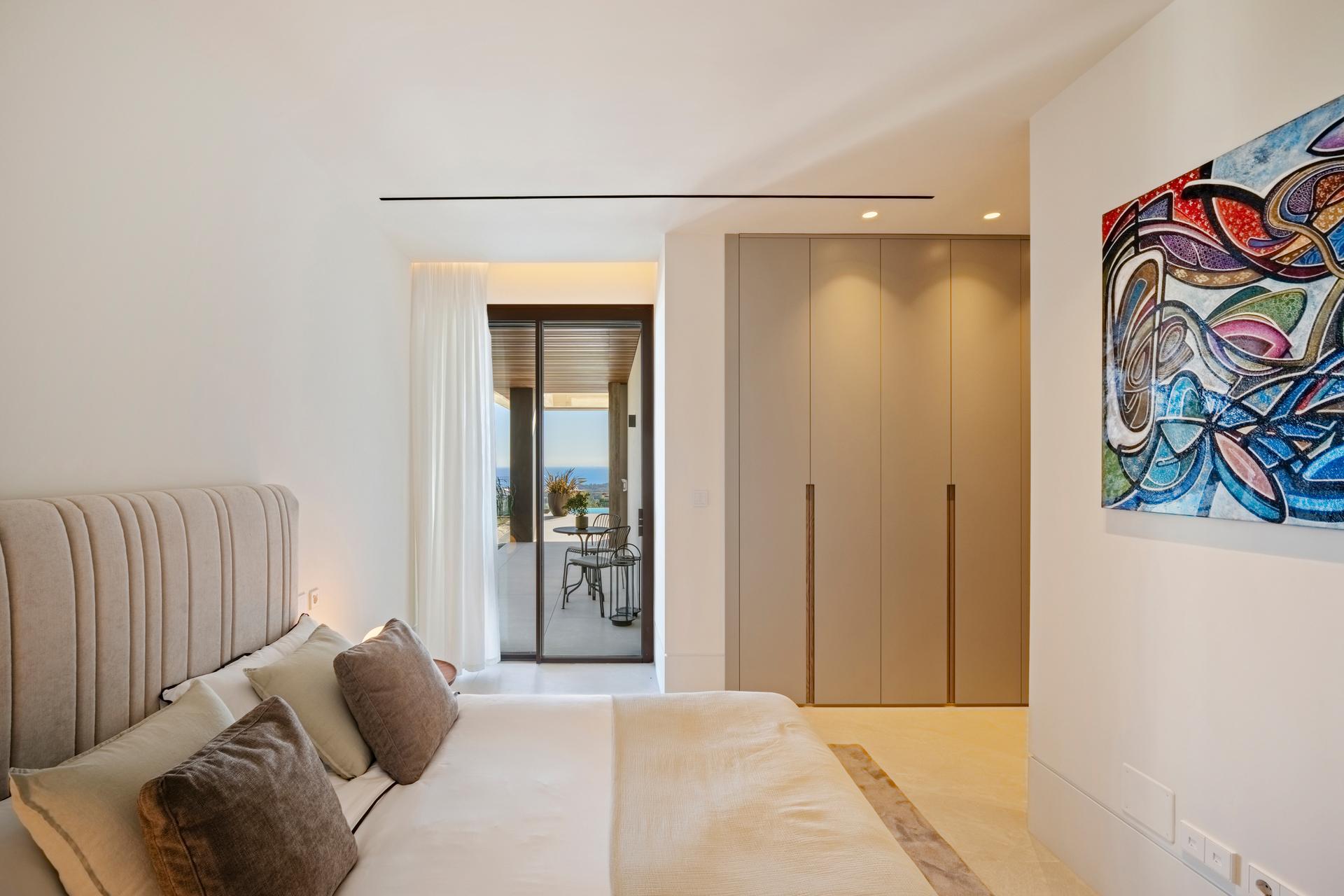Fourth bedroom in 5-bedroom new-build villa, La Quinta