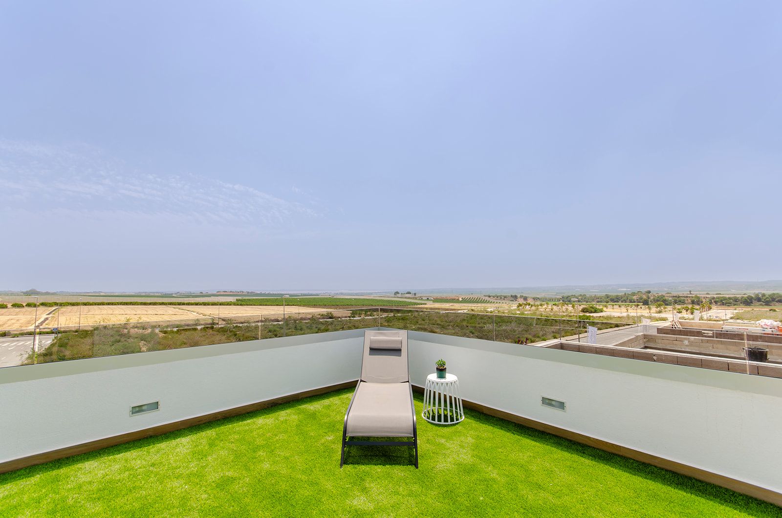 Kitchen worktop and units in 3-bedroom villa, Desamparados