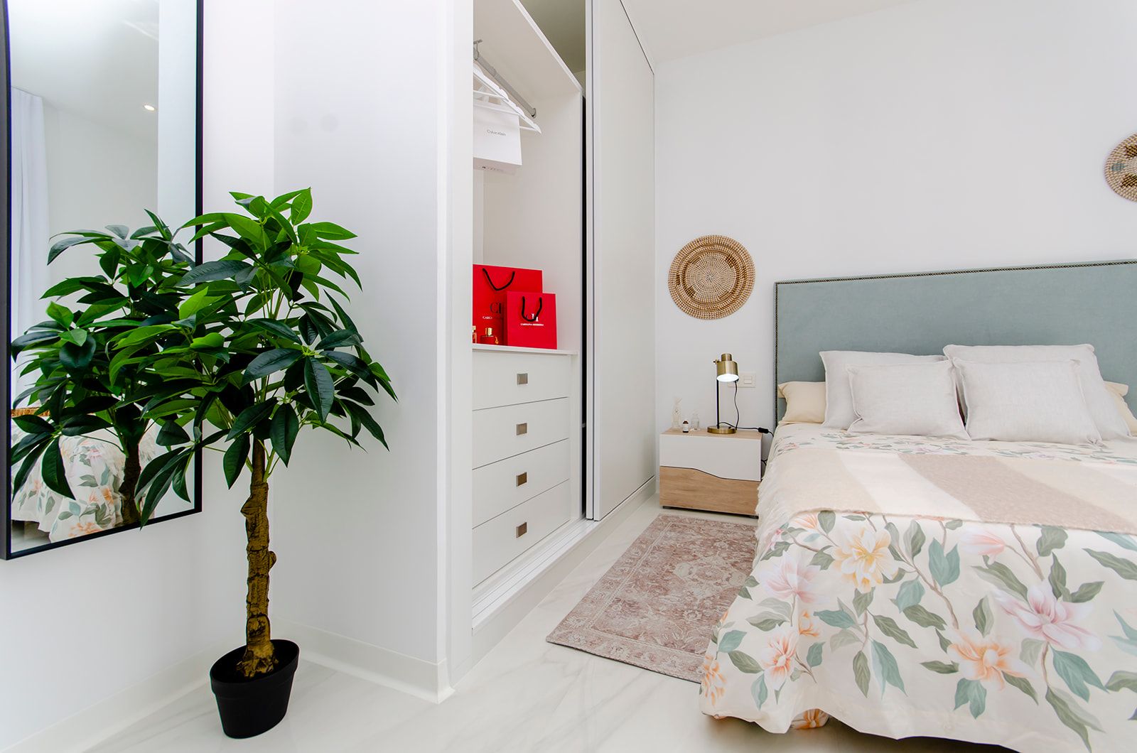 Internal corridor in 3-bedroom villa, Desamparados, Orihuela