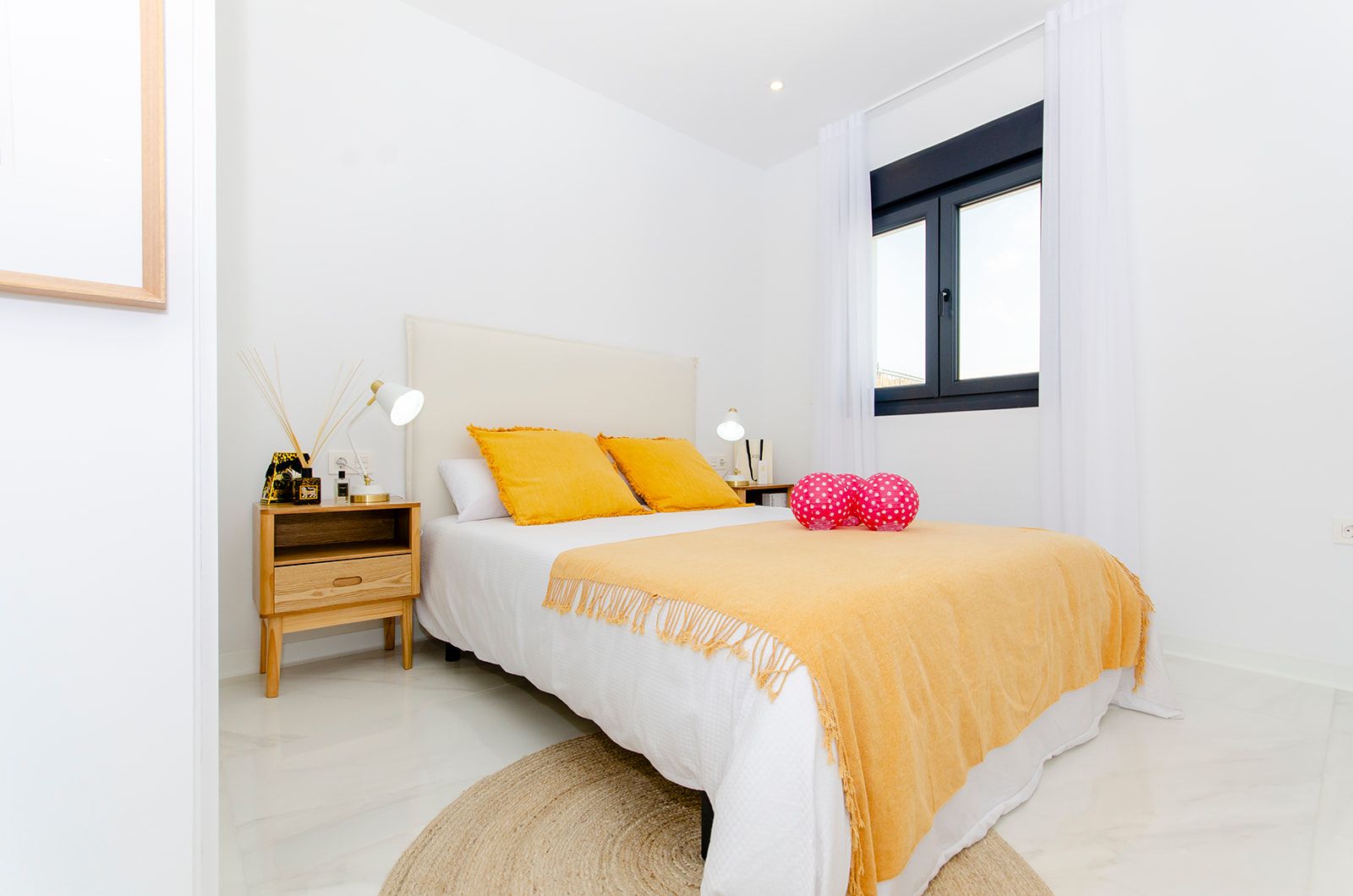 Kitchen appliances and fittings in new-build villa, Desamparados