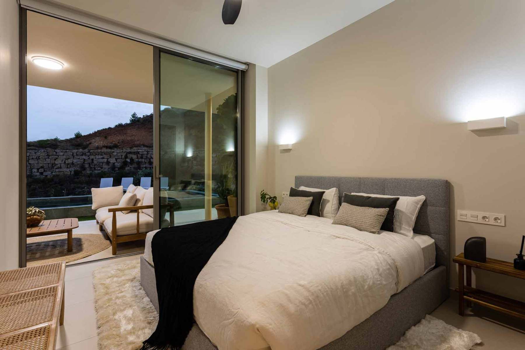 Window detail and natural light in villa bedroom, El Higuerón