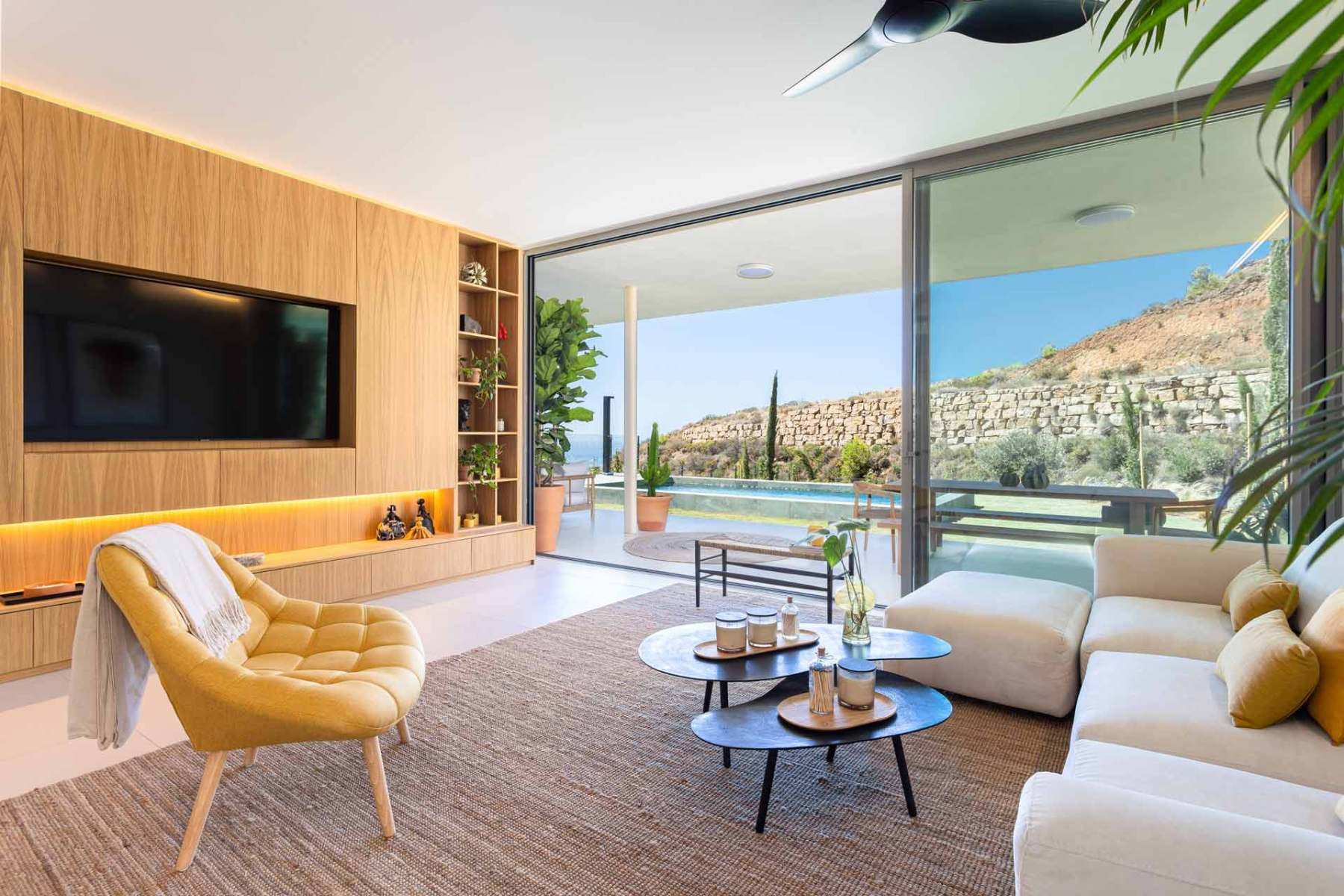 Living room with natural light, new-build villa, Reserva del Higuerón