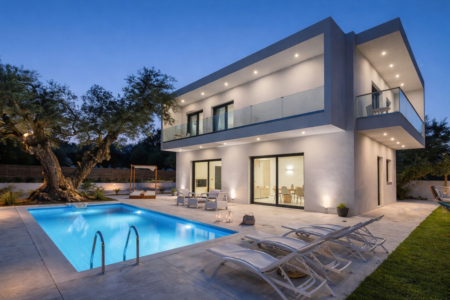 Villa for sale in Whater Gardens, Estepona - exterior view of new-build villa with large plot