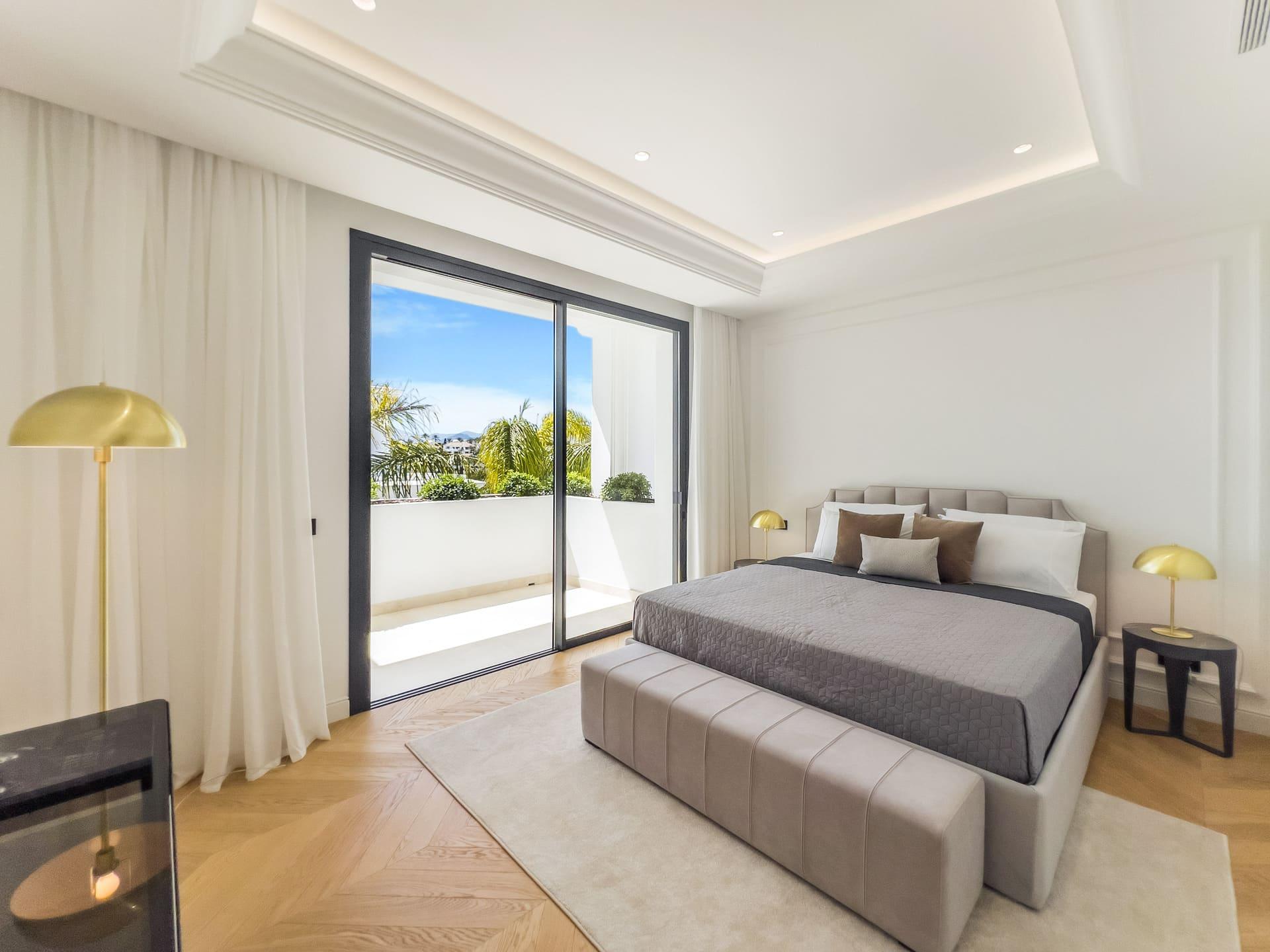 Solarium with sun lounger space, 6-bedroom villa, Las Lomas de Río Verde