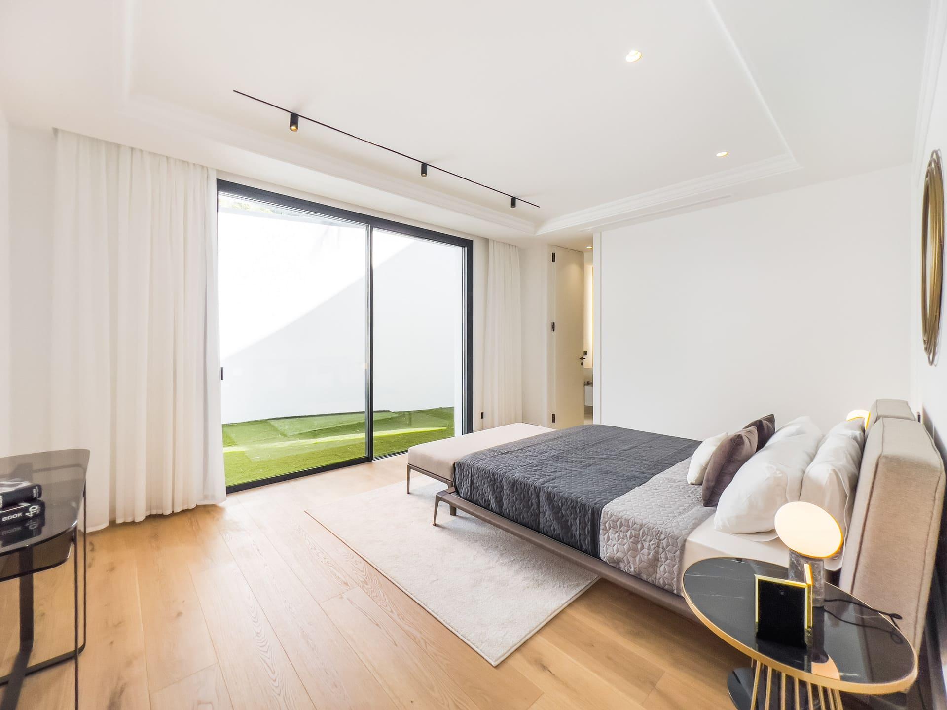 Solarium level with open views, new-build villa, Las Lomas de Río Verde