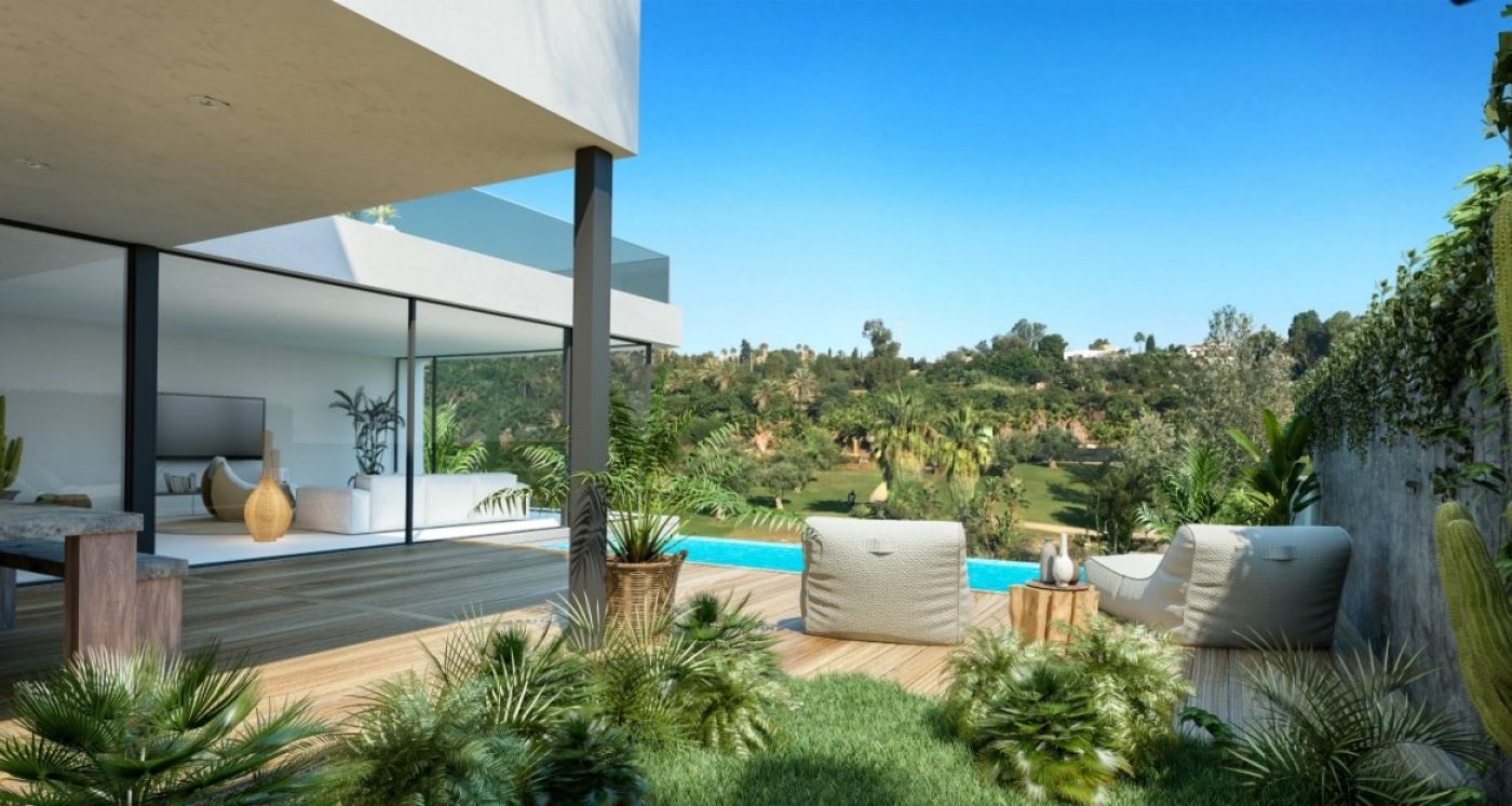 Dining area in 4-bedroom villa, Estepona