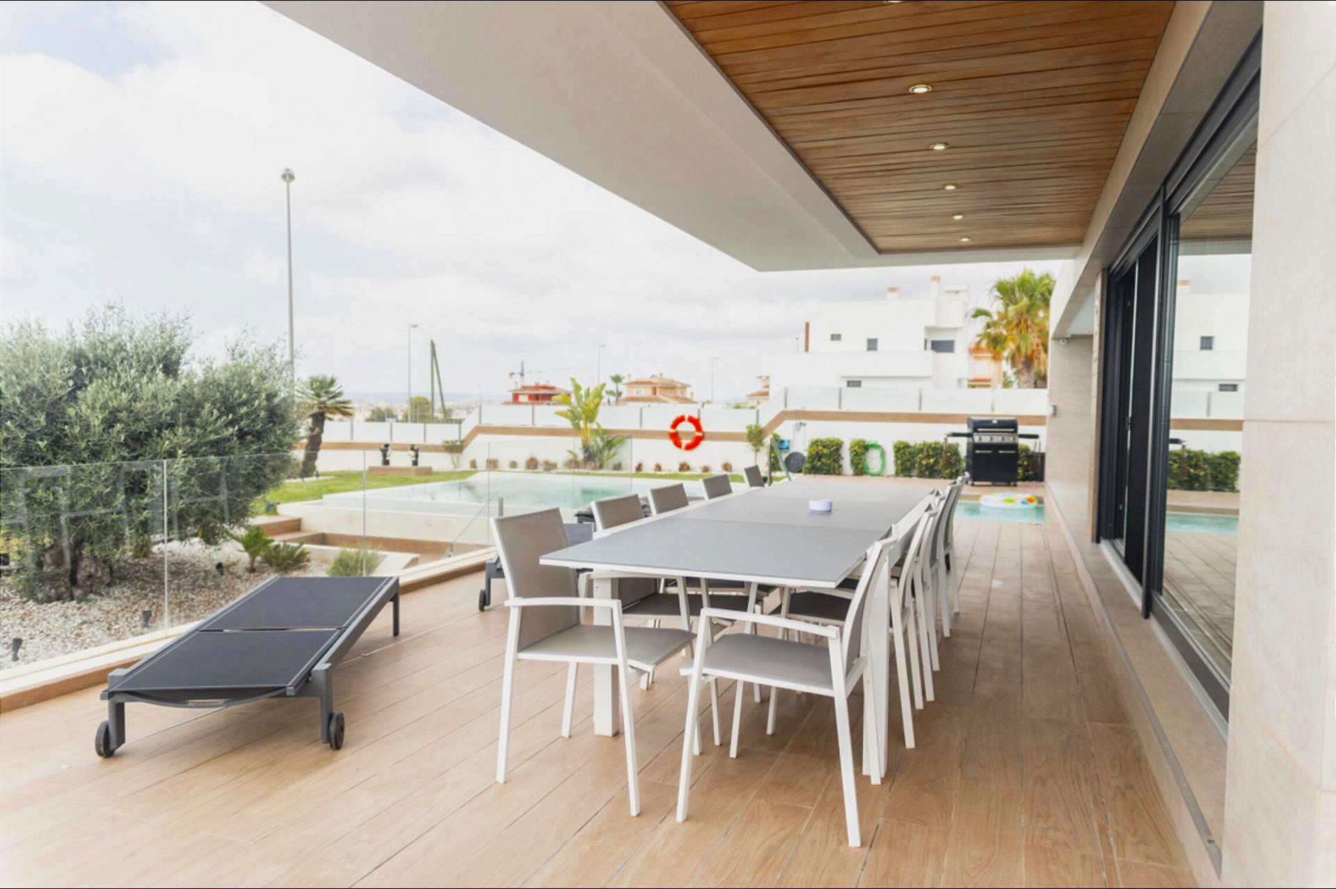 Terrace area of villa in Pueblo Bravo, Ciudad Quesada (view 12)