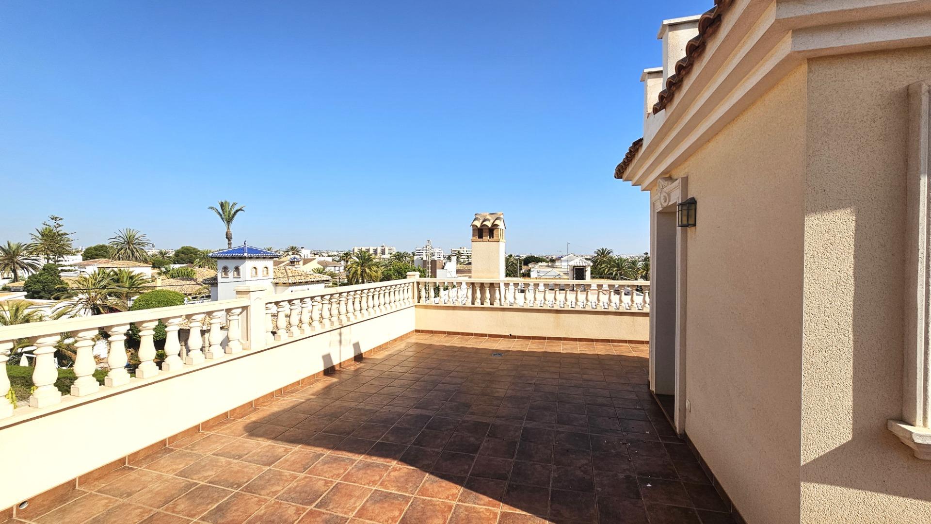 Parking area of the villa in La caleta, Cabo Roig (view 27)