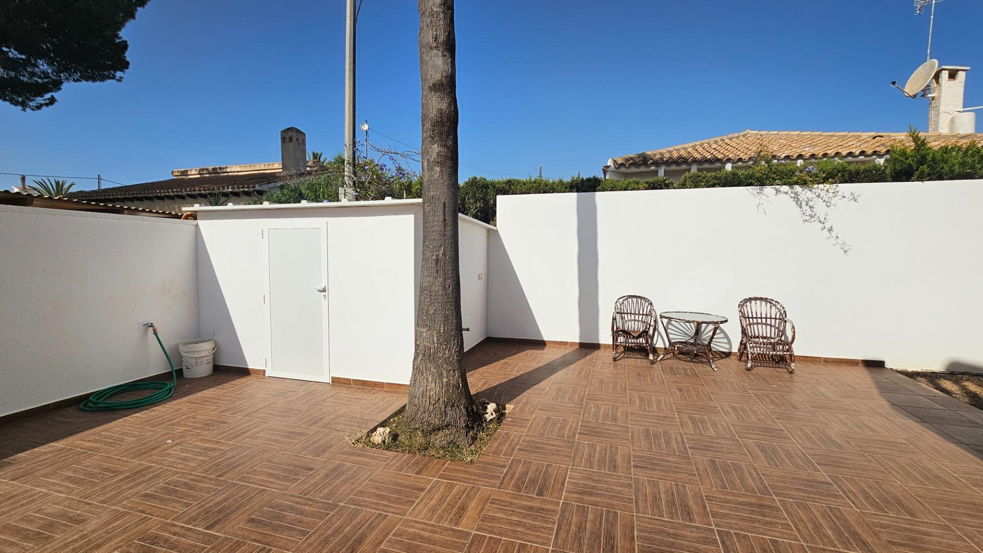 Building detail of the villa in La caleta, Cabo Roig (view 31)