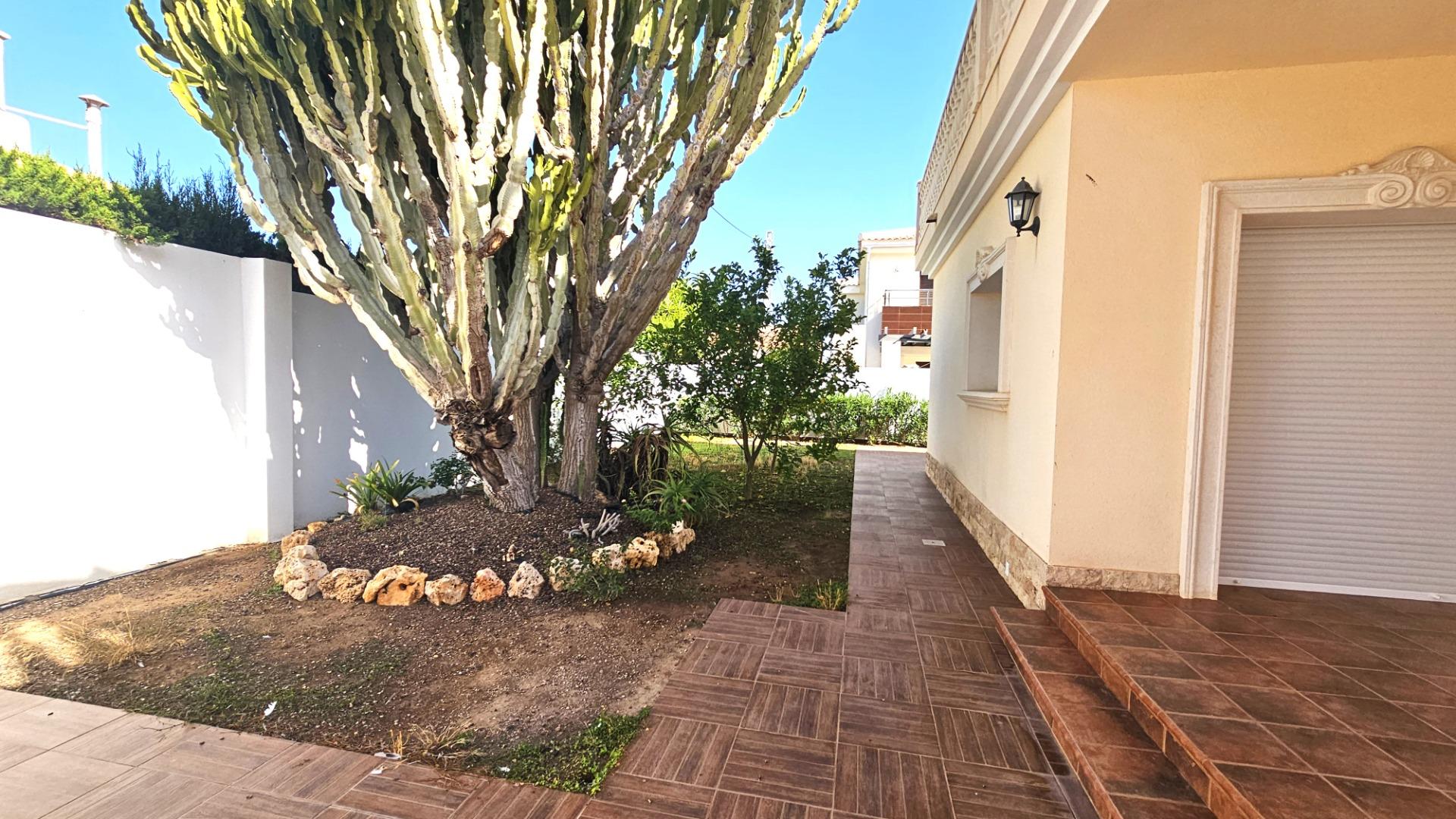 Hallway of the villa in La caleta, Cabo Roig (view 32)