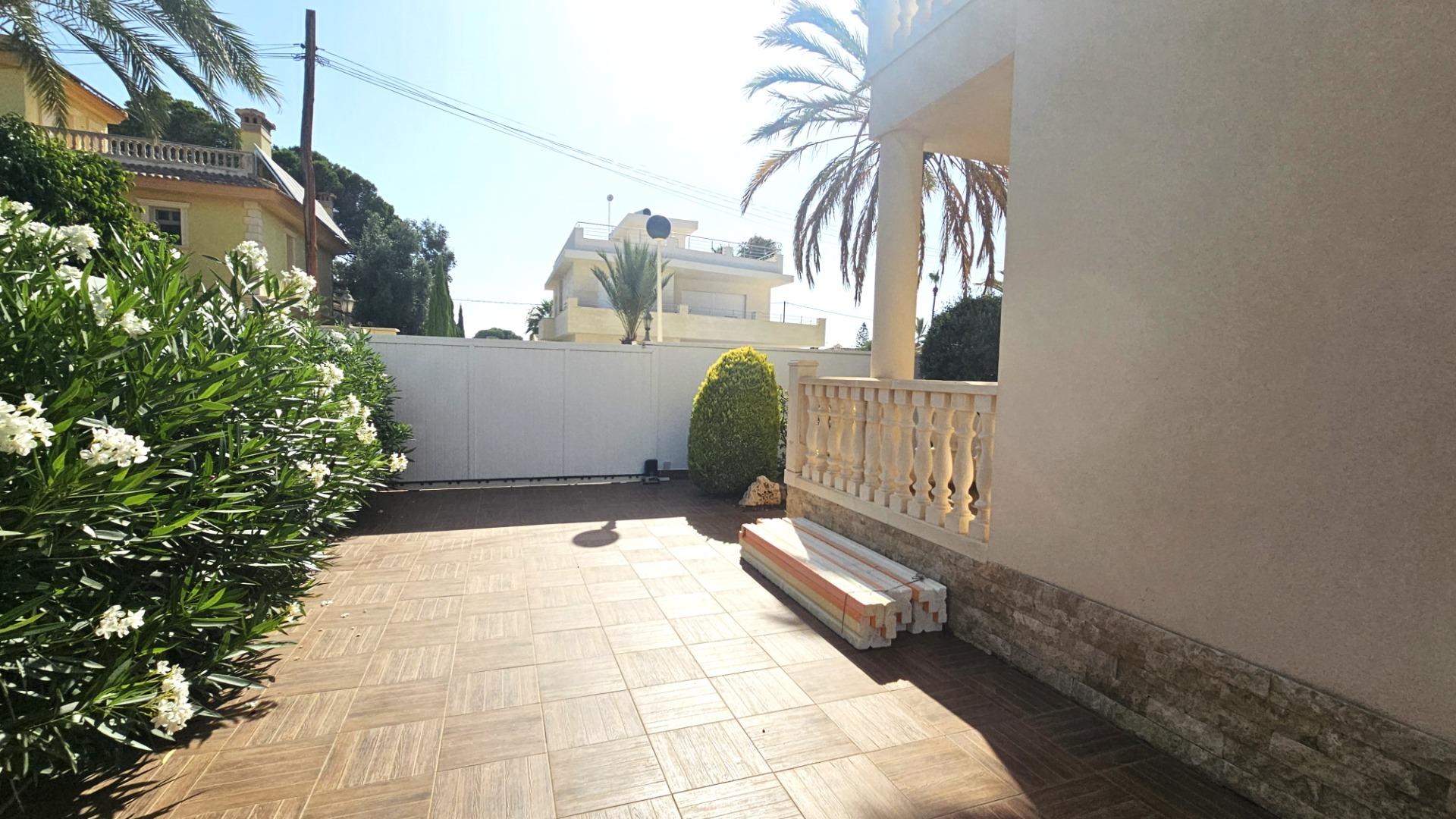 Utility room of the villa in La caleta, Cabo Roig (view 34)